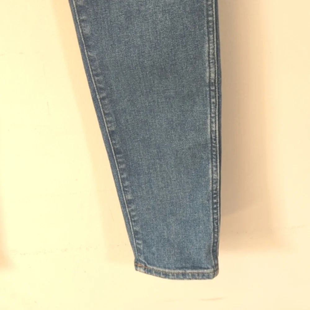 Madewell 10" High Rise Skinny Jeans - Picture 7 of 16